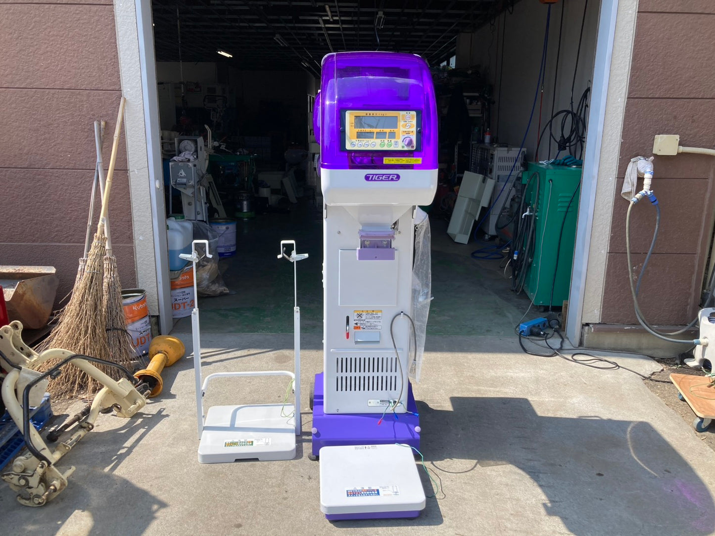タイガーカワシマ　　中古　　選別計量機　　32俵　　107時間　　XRV-E32A