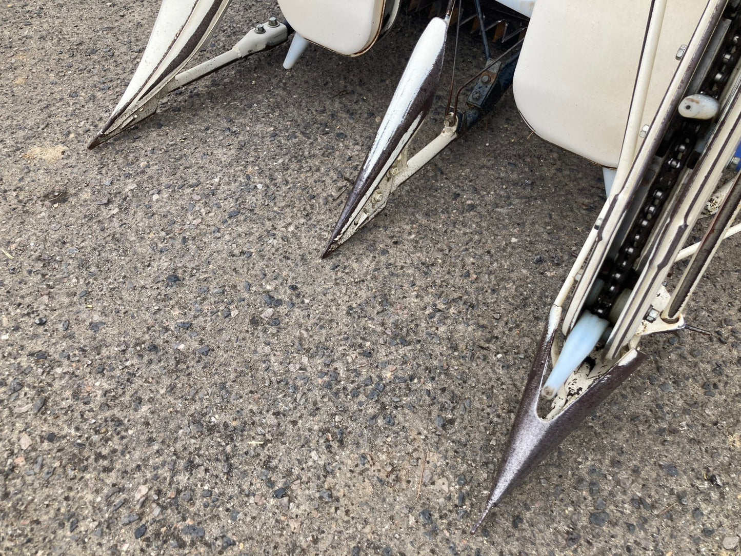 イセキ　　中古　　コンバイン　　HVG218G-ZATHWC　