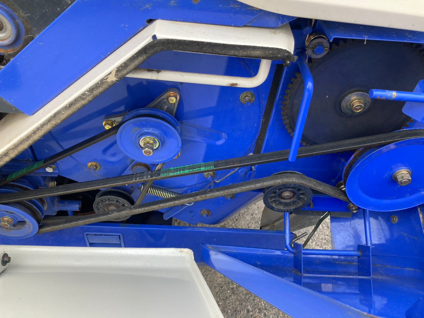 イセキ　　中古　　コンバイン　　HVG218G-ZATHWC　