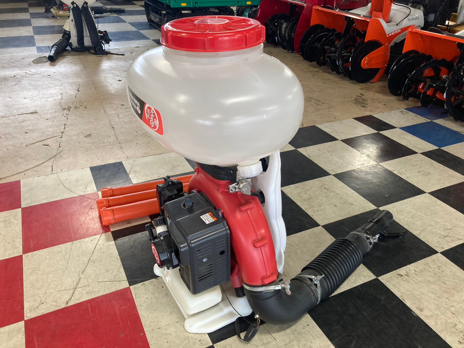 丸山製作所 背負動力散布機 GKD6000 丸山 中古 背負動力散布機 GKD6000 – 農キング