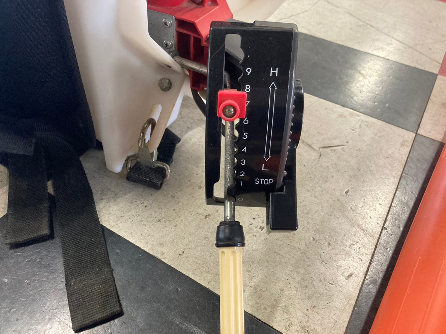 丸山　　中古　　背負動力散布機　　　　GKD6000