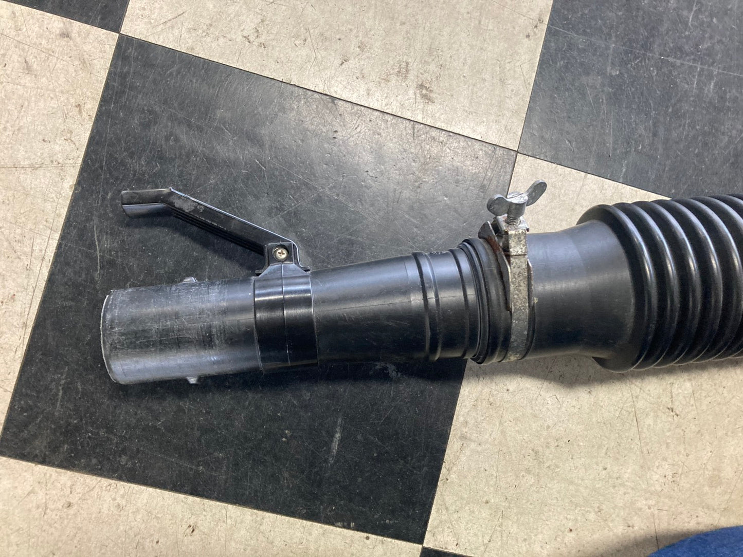 丸山　　中古　　背負動力散布機　　　　GKD6000