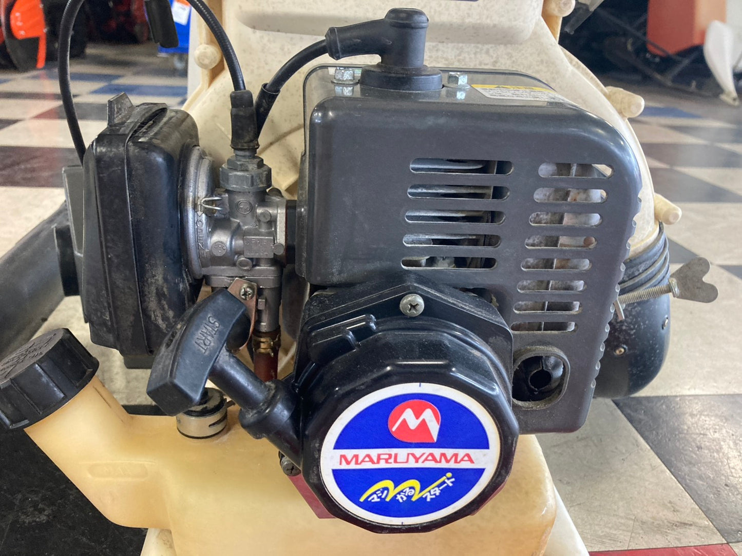 丸山　　中古　　背負動力散布機　　MDJ41-13
