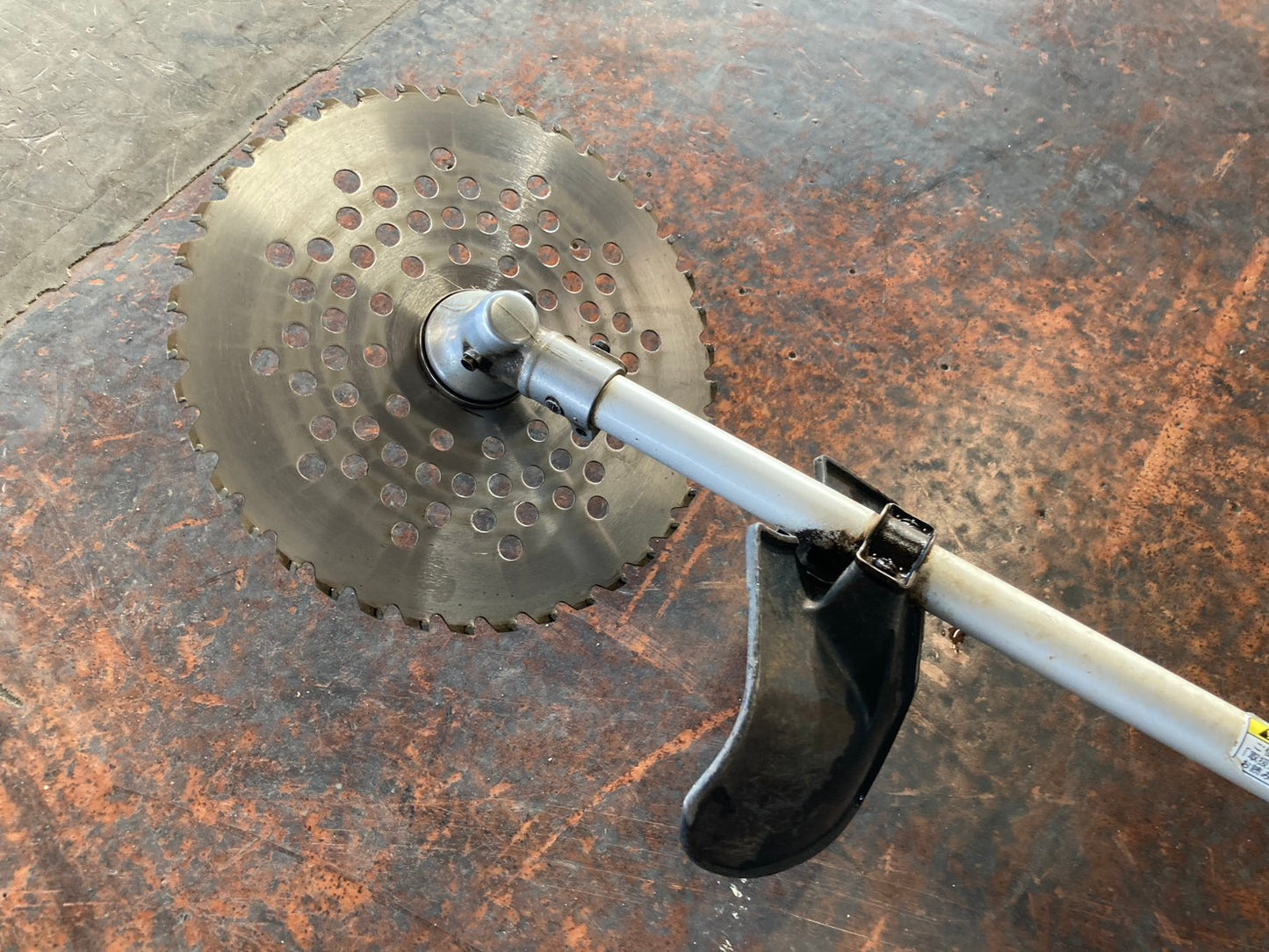 ゼノア　　中古　　刈払機　　TR2310W-EZ