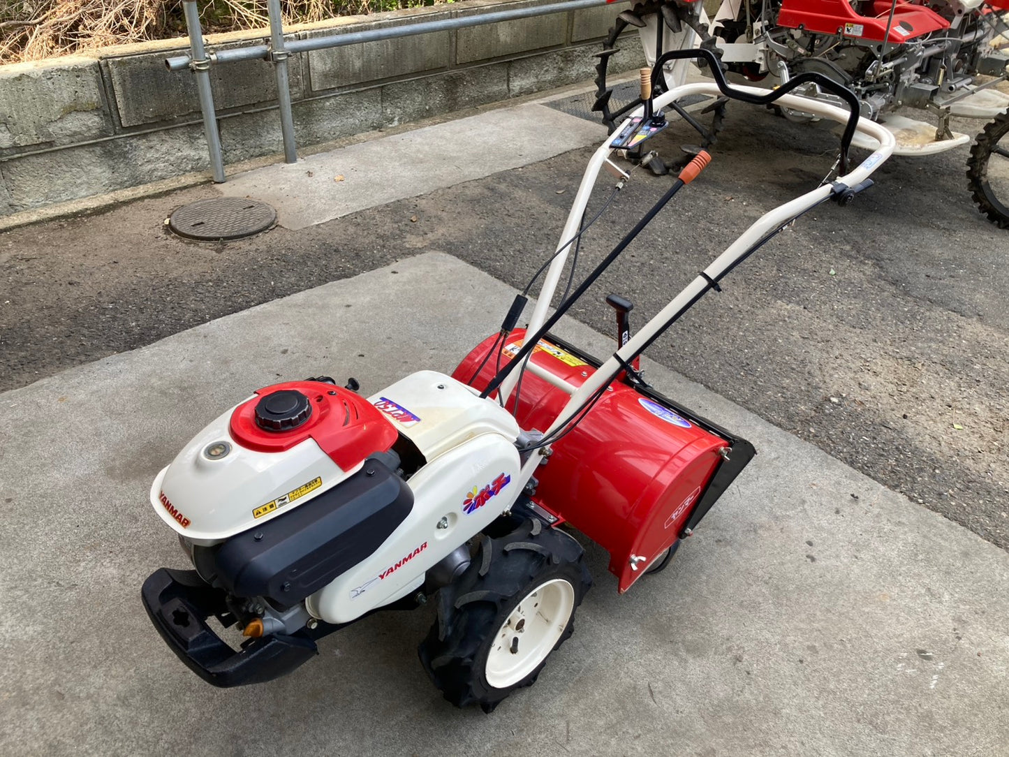 ヤンマー　　中古　　管理機　　MRT50i