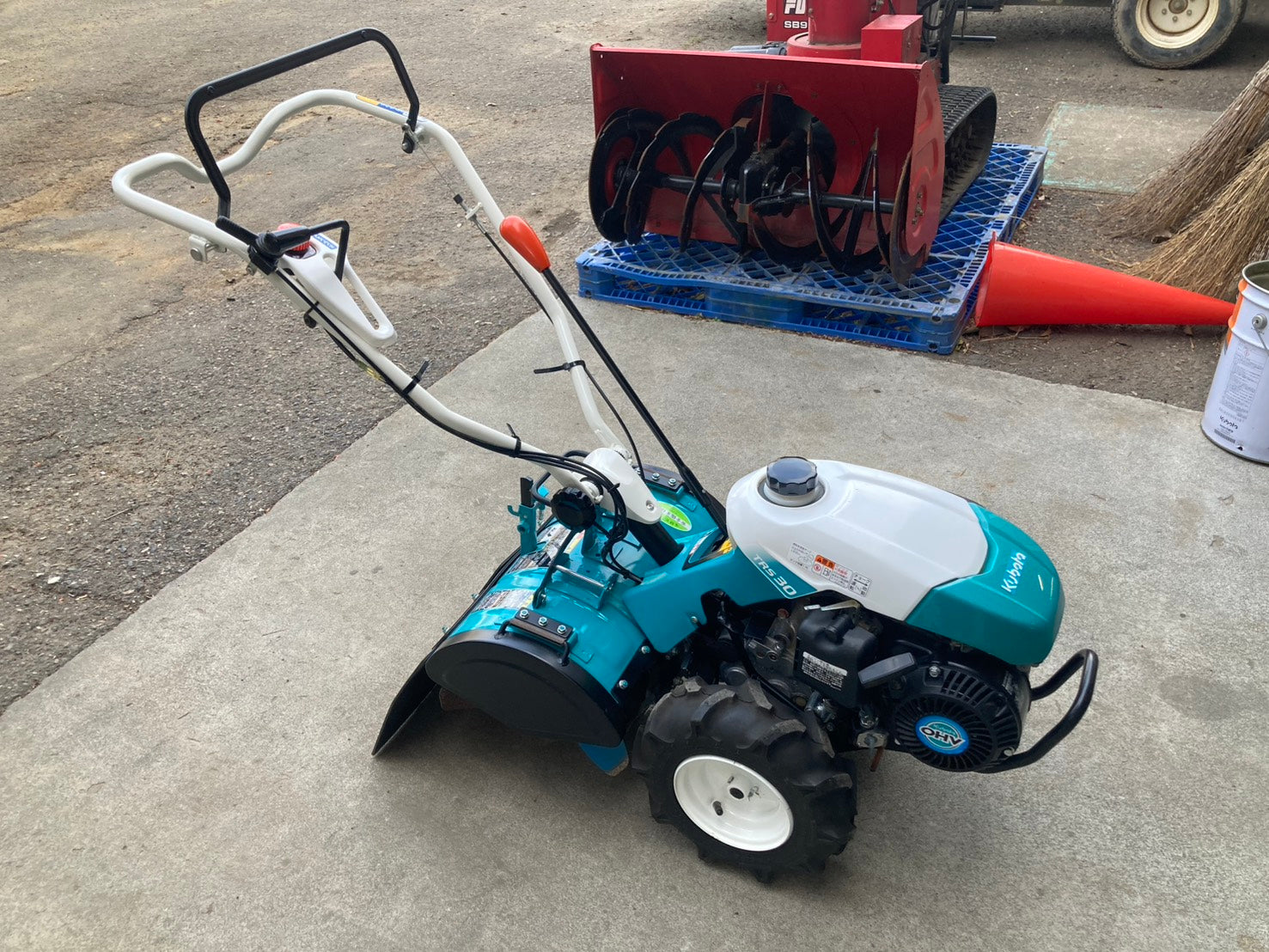 ▽【引取限定】kubota クボタ TRS30 管理機 菜ビ 3馬力 耕運機 小型【下関店】【中古】 クボタ耕うん機【菜ビStyle】TRS30 | 農機｜建機｜草刈機販売（有
