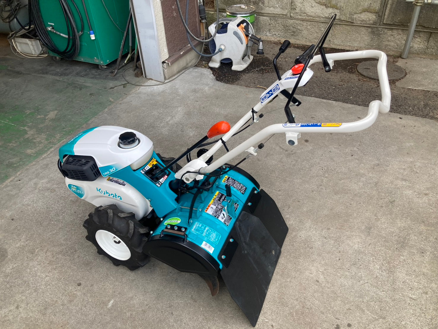 （お買い上げありがとうございます。）クボタ　管理機（耕運機）　TRS30　ガソリン　　高く買取るゾウ八幡東店 クボタ 中古 耕耘機 TRS30-USD – 農キング