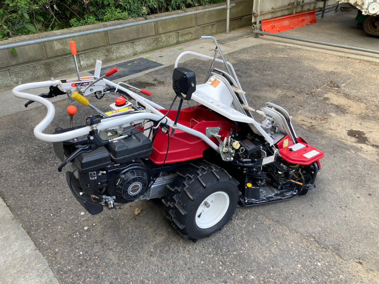 ヤンマー　中古　バインダー　2条　Be224
