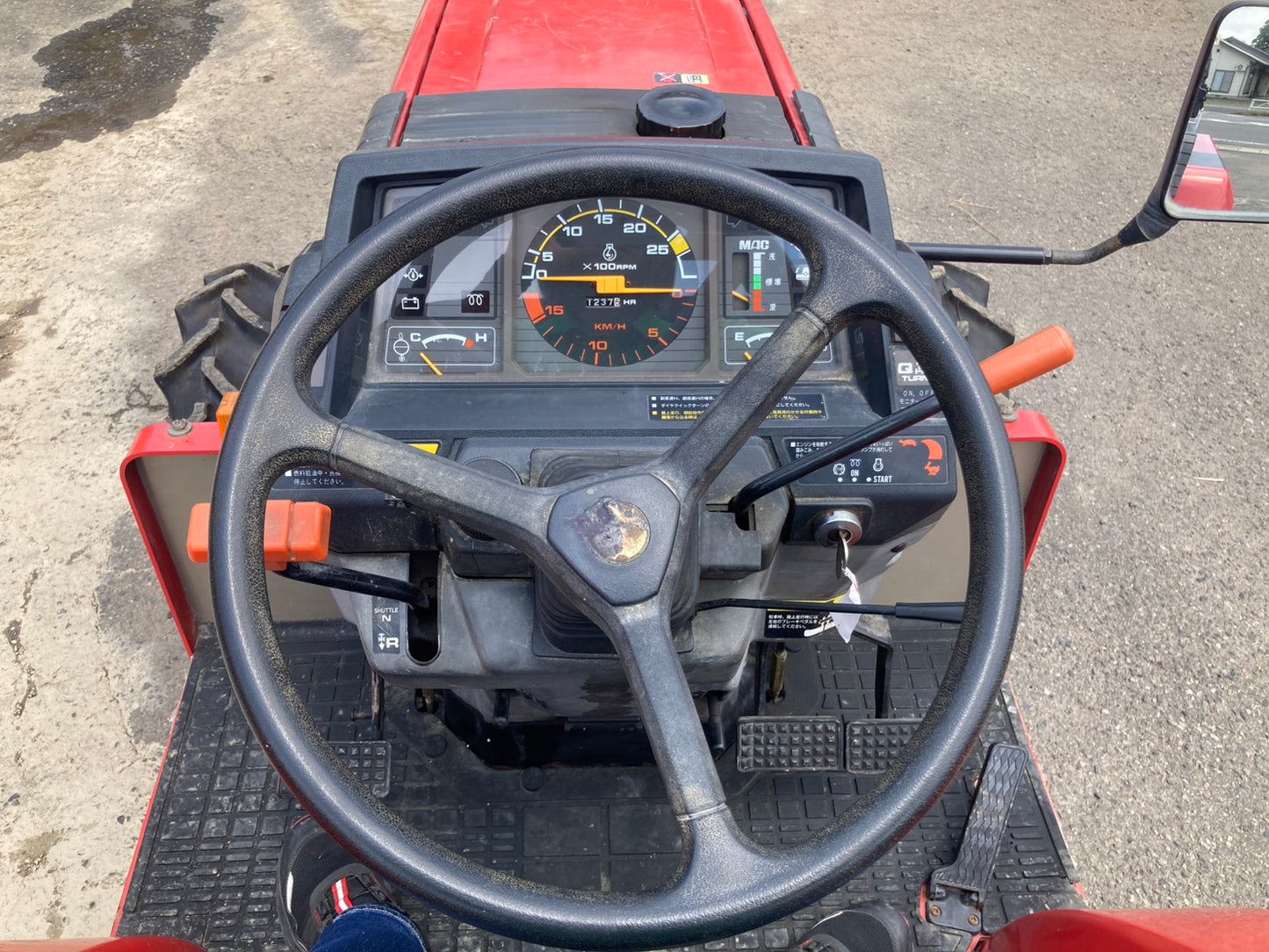 ミツビシ　中古　トラクター　26馬力　MT265