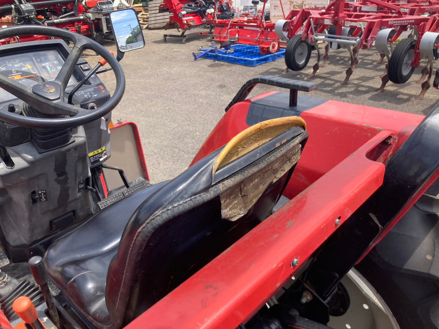 ミツビシ　中古　トラクター　26馬力　MT265