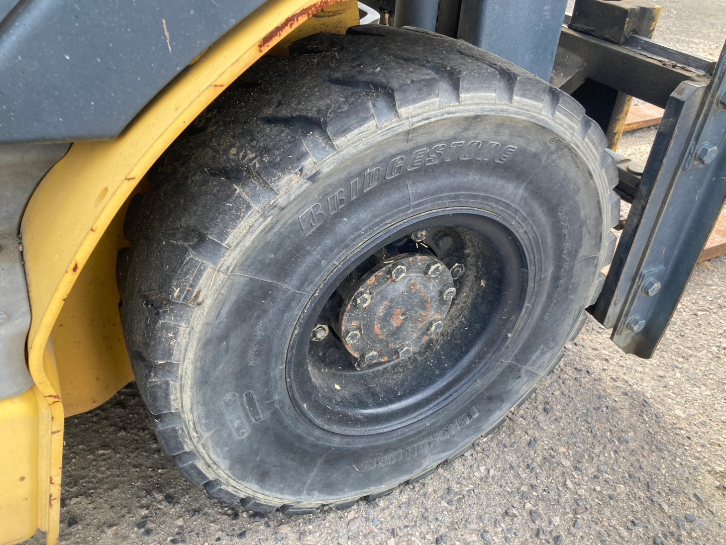 コマツ　中古　フォークリフト　1.4トン　FG15T-18
