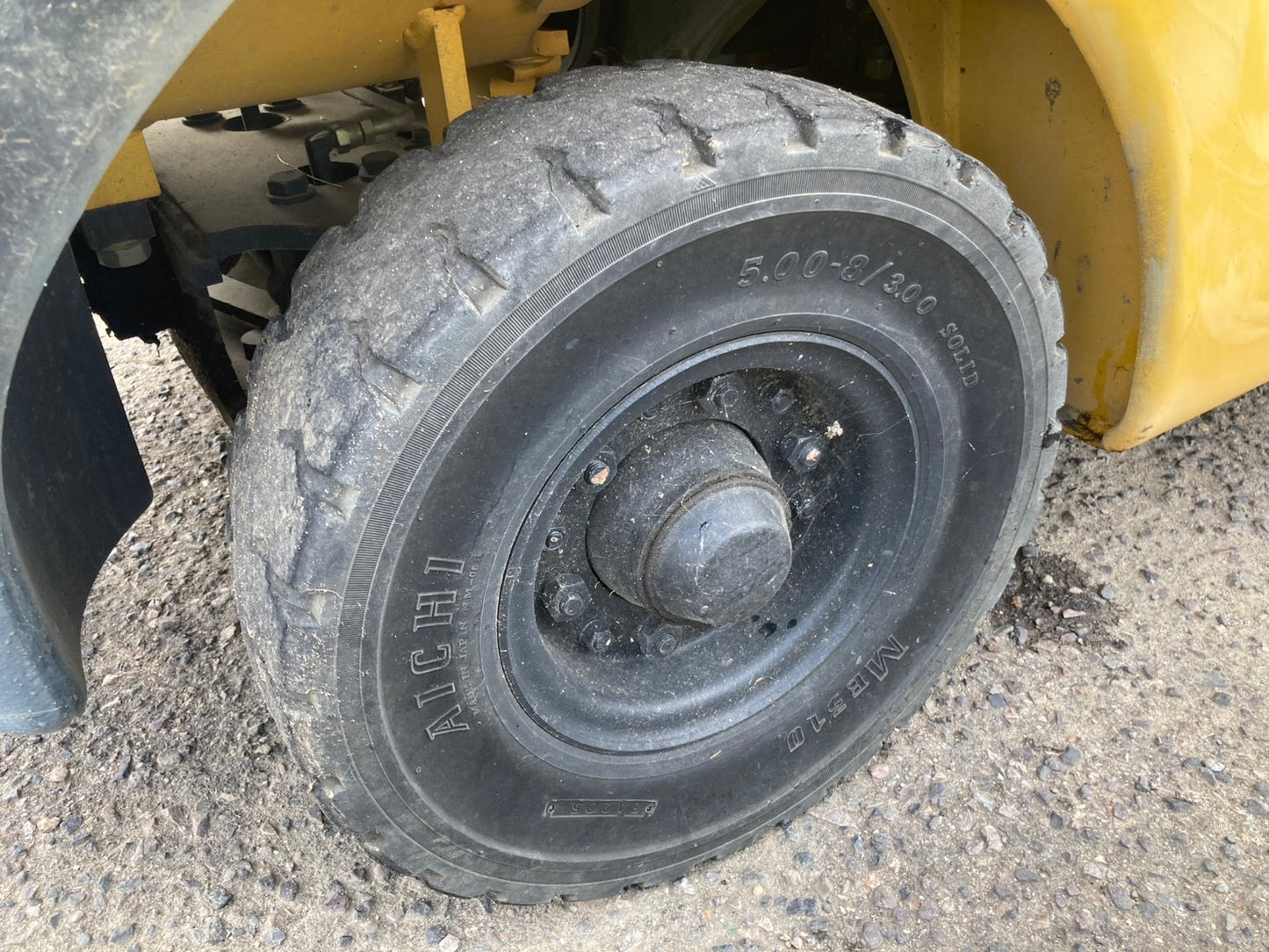 コマツ　中古　フォークリフト　1.4トン　FG15T-18