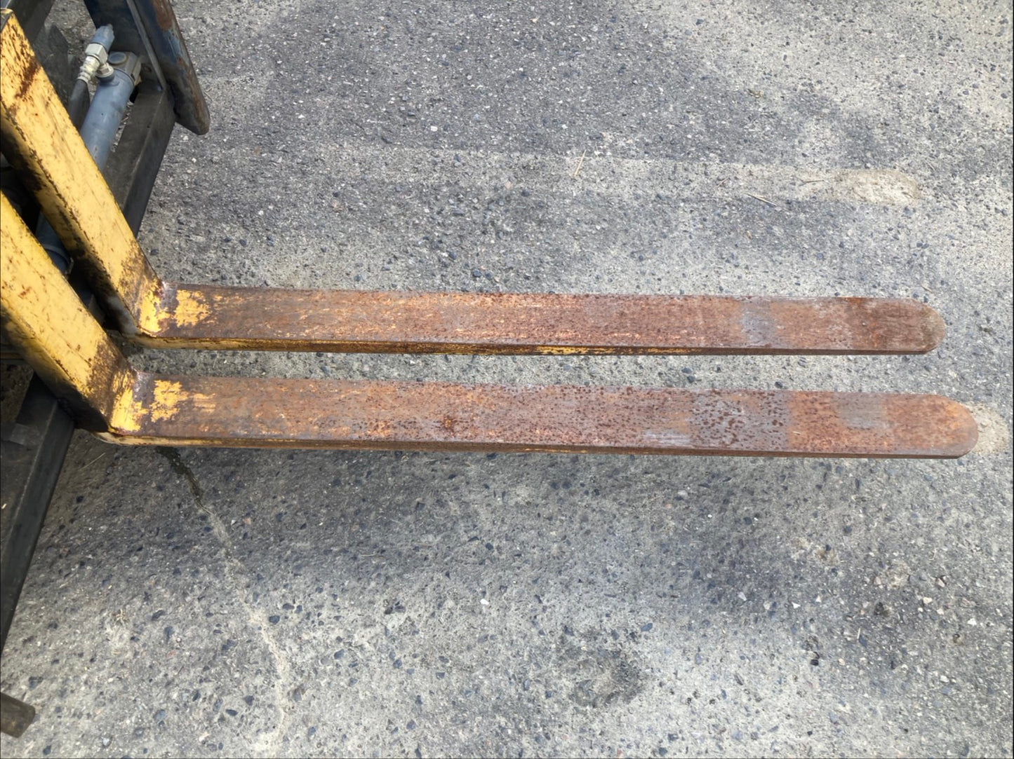 コマツ　中古　フォークリフト　1.4トン　FG15T-18