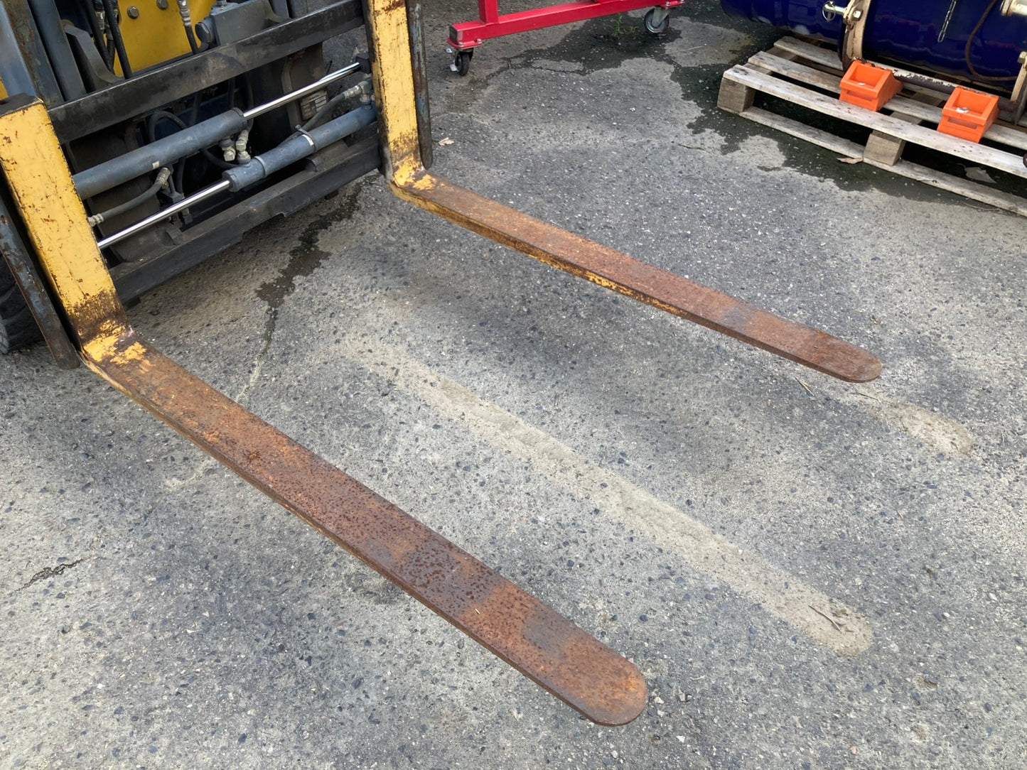 コマツ　中古　フォークリフト　1.4トン　FG15T-18