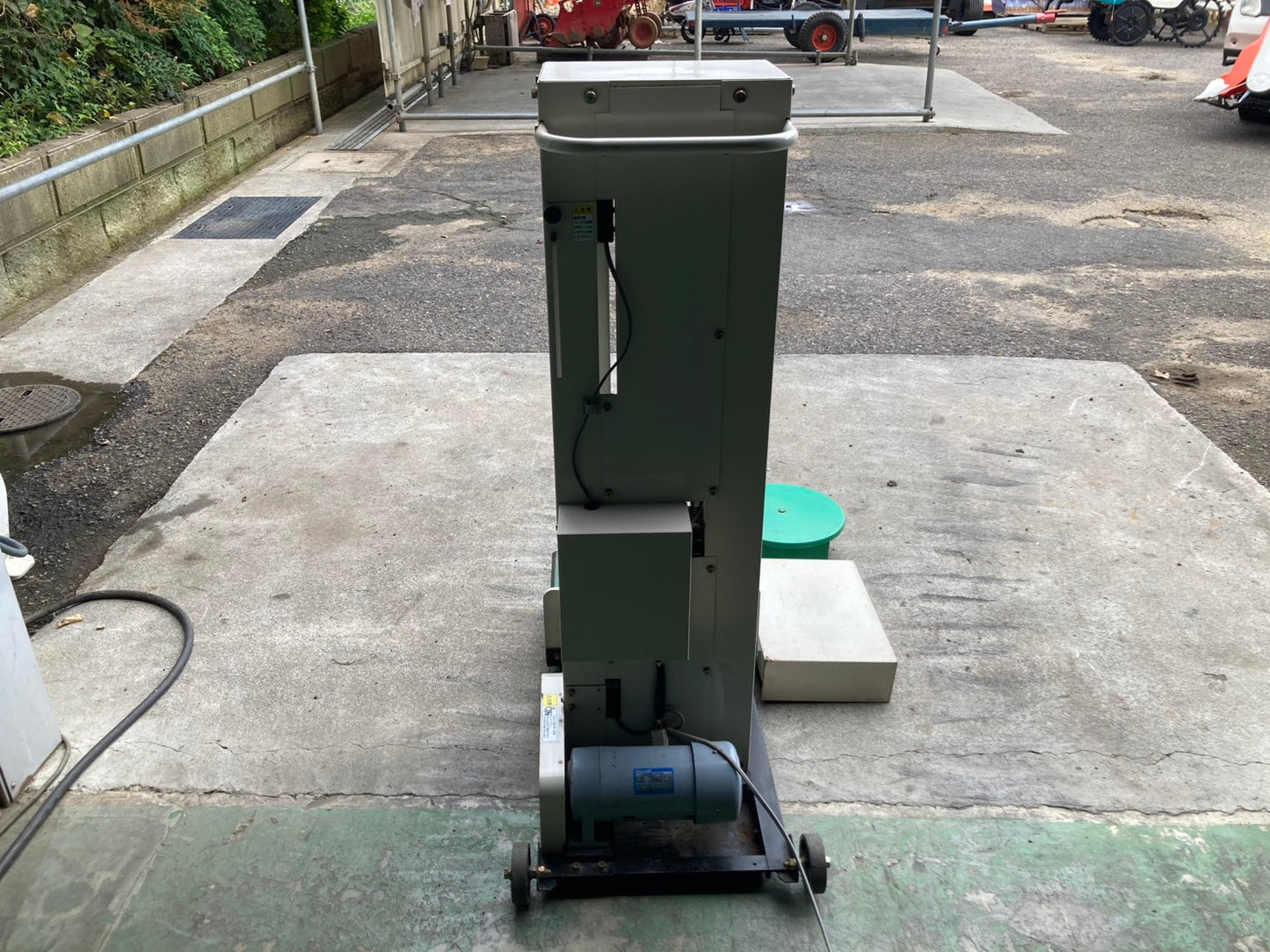タイガーカワシマ　中古　米袋昇降機　LU-35