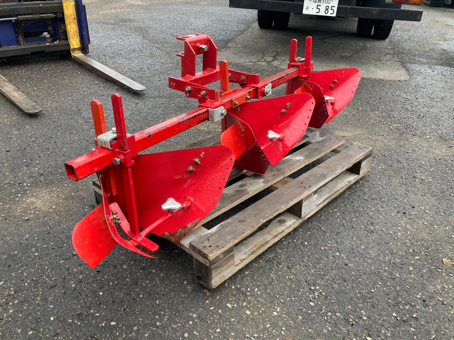 メーカー不明　中古　畝立機　型式不明　約1800㎜
