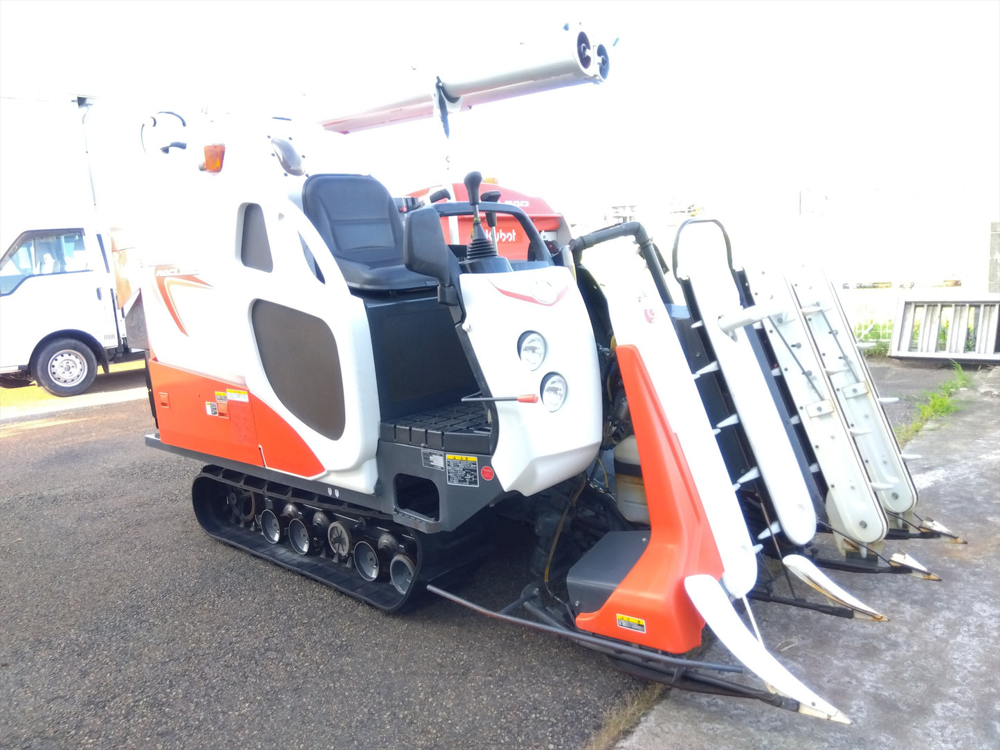 クボタ 中古 コンバイン  ER323GW  3条刈 142時間