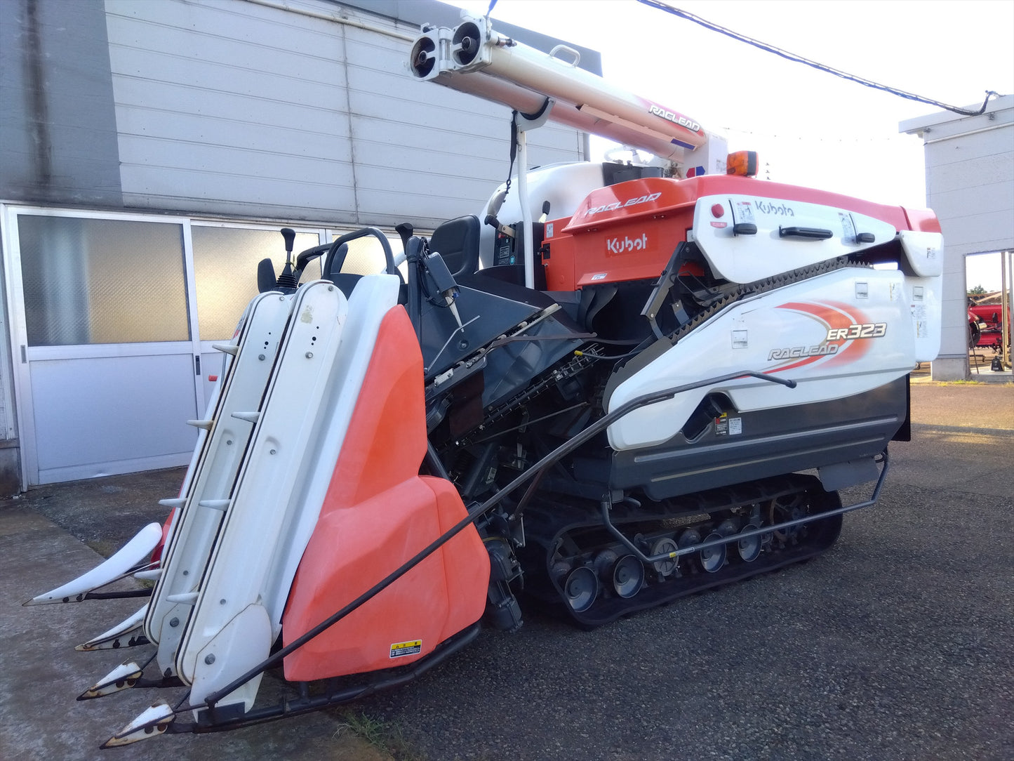 クボタ 中古 コンバイン  ER323GW  3条刈 142時間