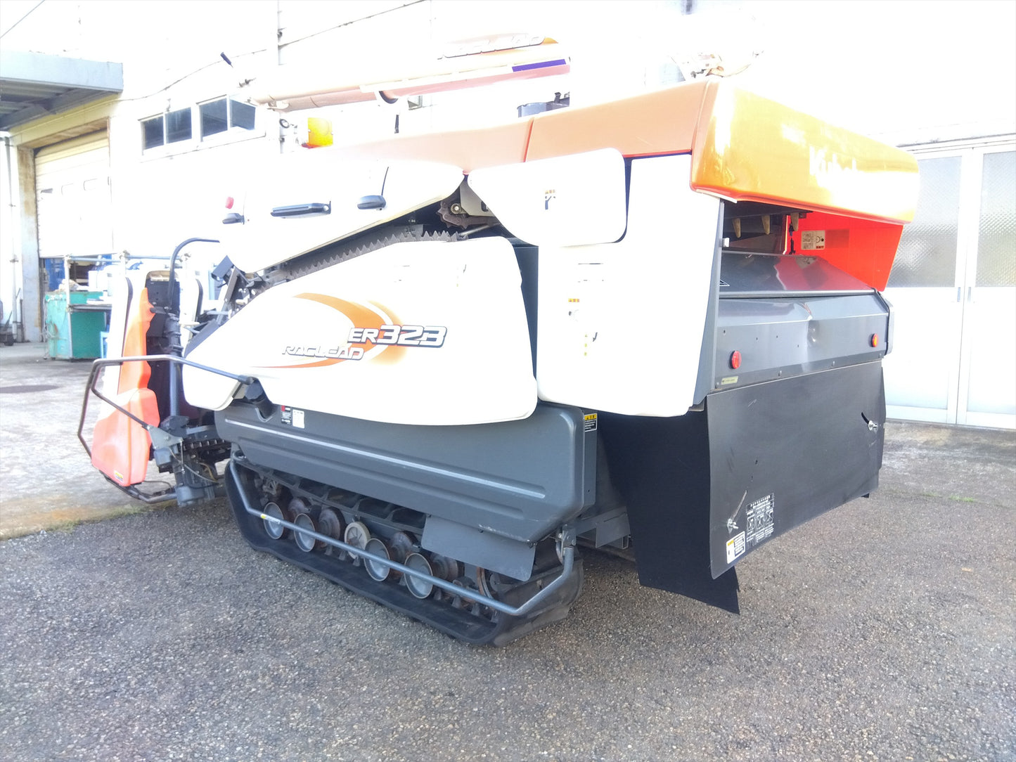 クボタ 中古 コンバイン  ER323GW  3条刈 142時間