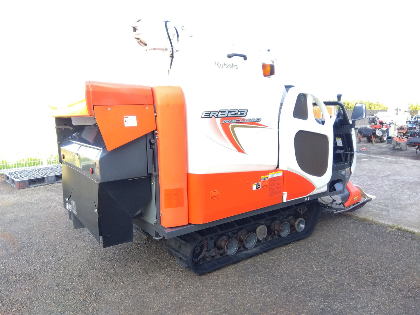 クボタ 中古 コンバイン  ER323GW  3条刈 142時間