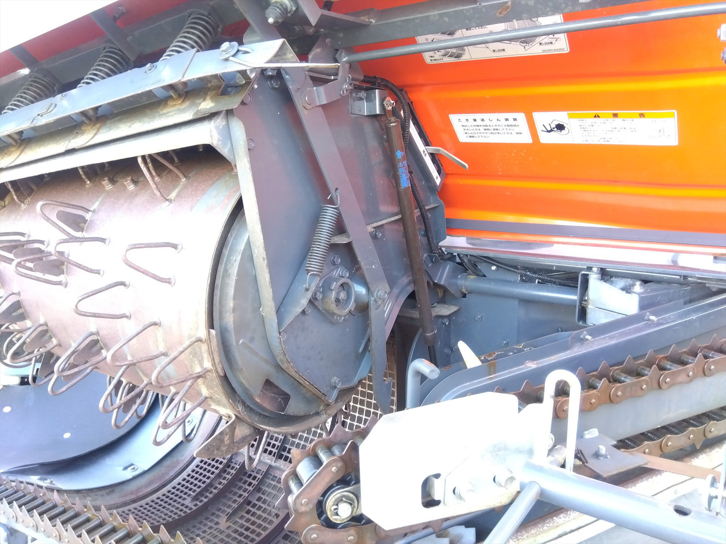 クボタ 中古 コンバイン  ER323GW  3条刈 142時間