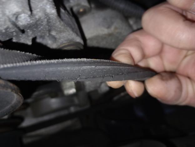 イセキ　中古　トラクタ-