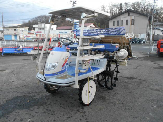 中古　イセキ　田植機　キャノピー仕様　補助車輪付き