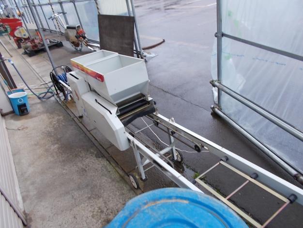 コンマ　中古　播種機