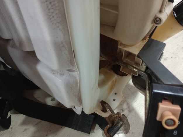 三菱　背負動力散布機