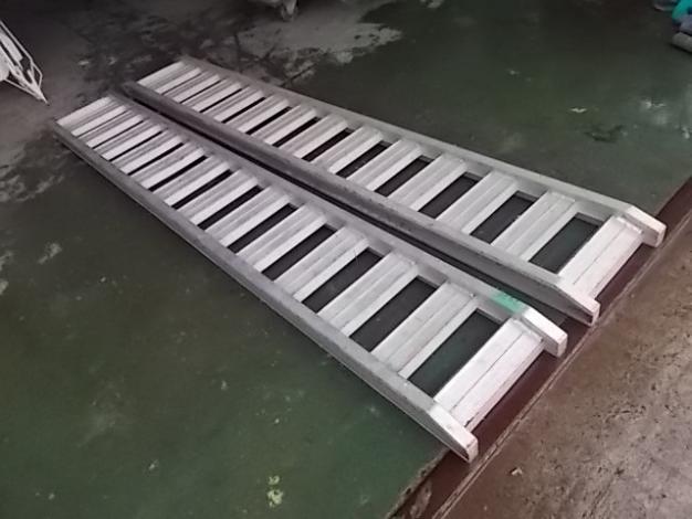 中古　アルミブリッジ 　型式不明