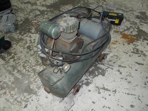 イワタ　中古　コンプレッサー