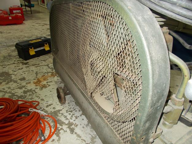 イワタ　中古　コンプレッサー