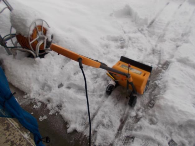 アルファ工業　中古　電動除雪機