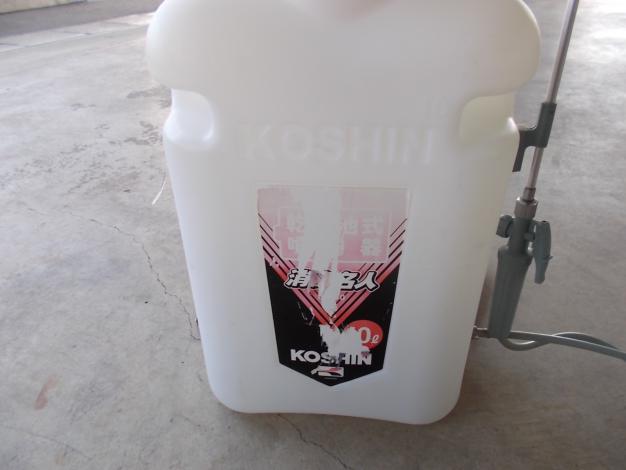 ★売却済み★乾電池式　噴霧器　７L　工進　中古品（２シーズン） 電動噴霧器 噴霧器 工進 乾電池 DK-7D 背負い式 乾電池別売 7Lタンク