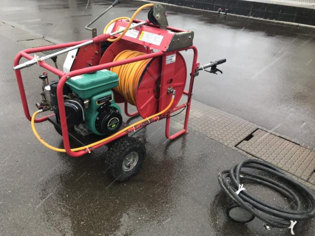 日本クライス(株)　中古　自走式セット動力噴霧機