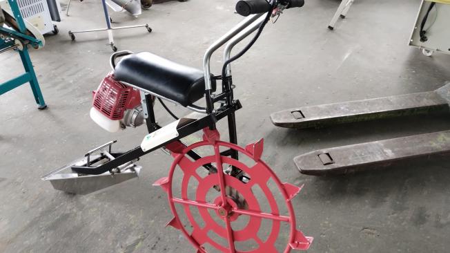 丸山　中古乗用溝切機
