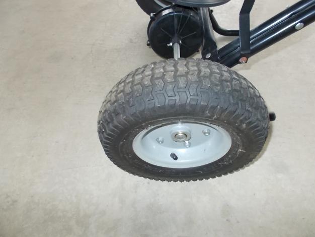 中古　手押し型散布機