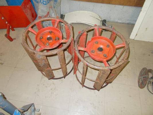 不明　中古　耕耘機用カゴ車輪