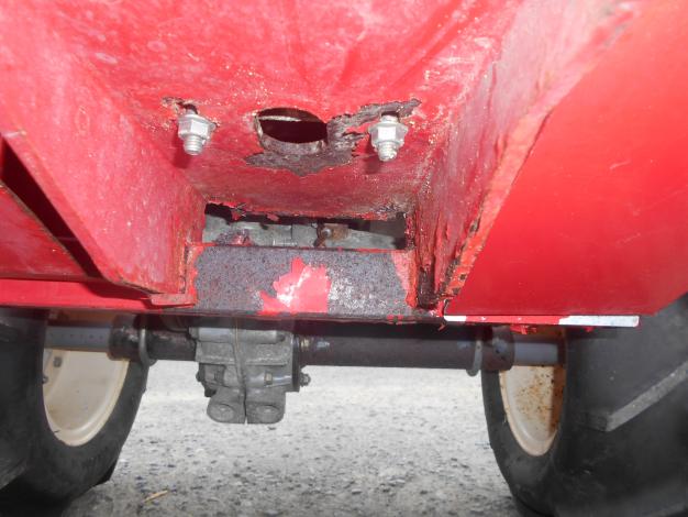 丸山 中古 自走式 肥料散布機