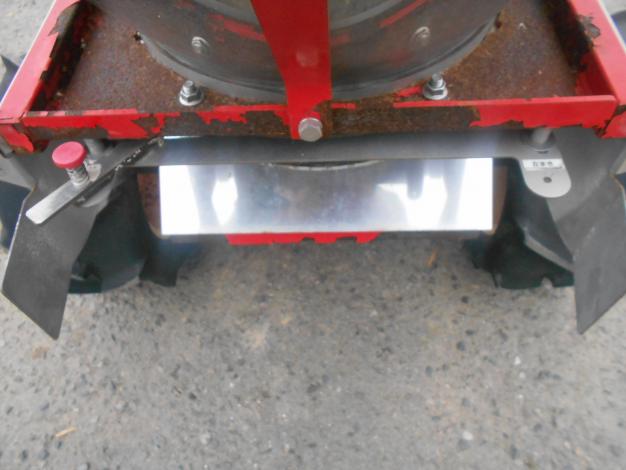 丸山 中古 自走式 肥料散布機