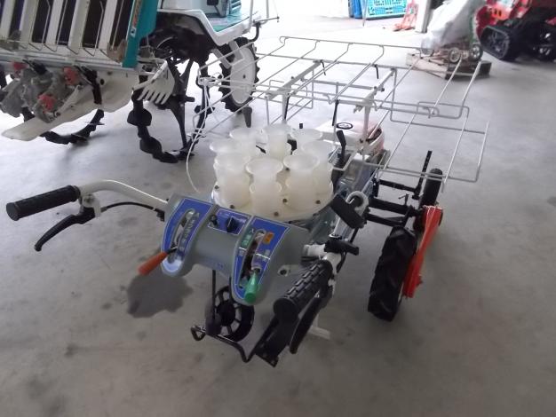 クボタ　中古　野菜移植機