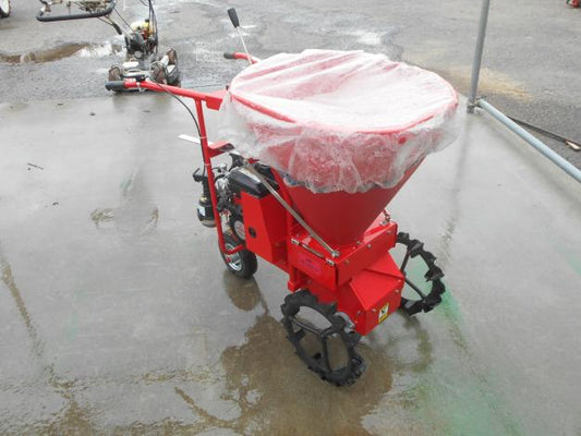 カンリウ　肥料散布機
