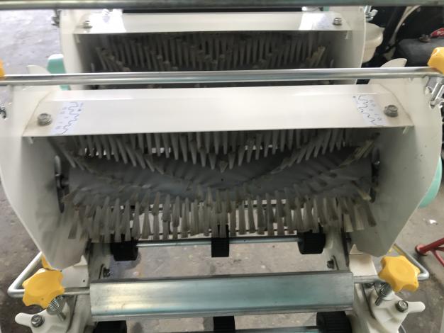 スズテック 中古播種機 HK-305 作動品 スズテック 中古播種機 HK-305 作動品