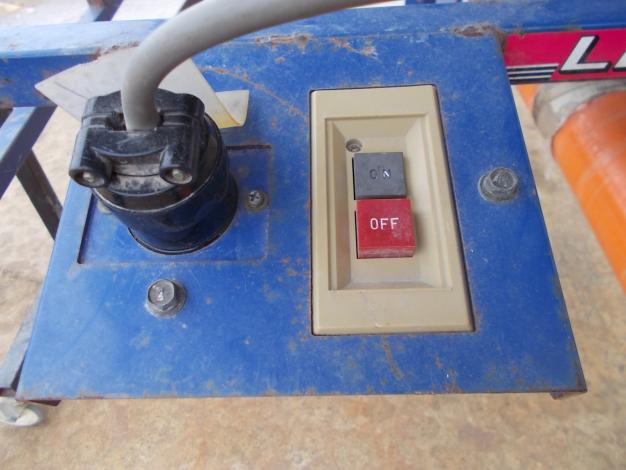 イセキ　中古　レザーコンテナ