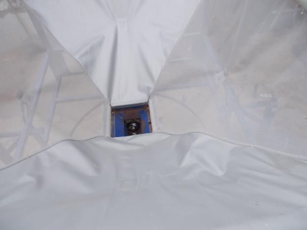 イセキ　中古　レザーコンテナ