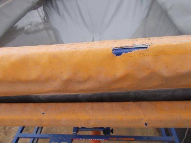 イセキ　中古　レザーコンテナ