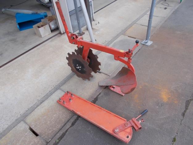 小関農機　中古　溝ホール