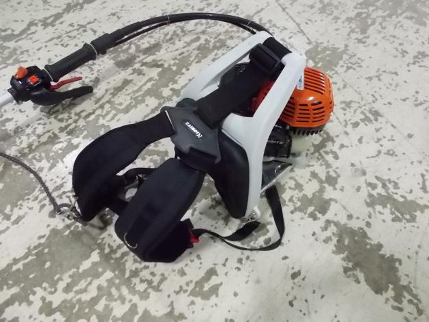 共立　中古　背負刈払機