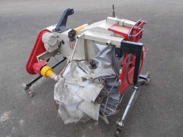 冨士トレーラー　中古　畦塗機