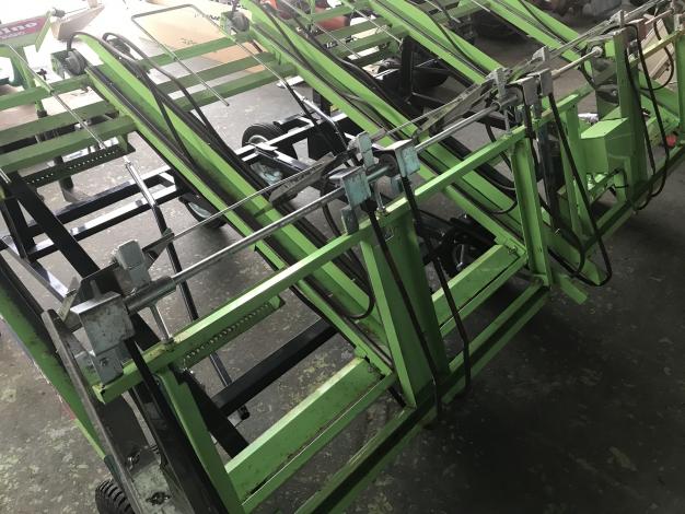 タイショー　中古　苗箱並べ機【4連】